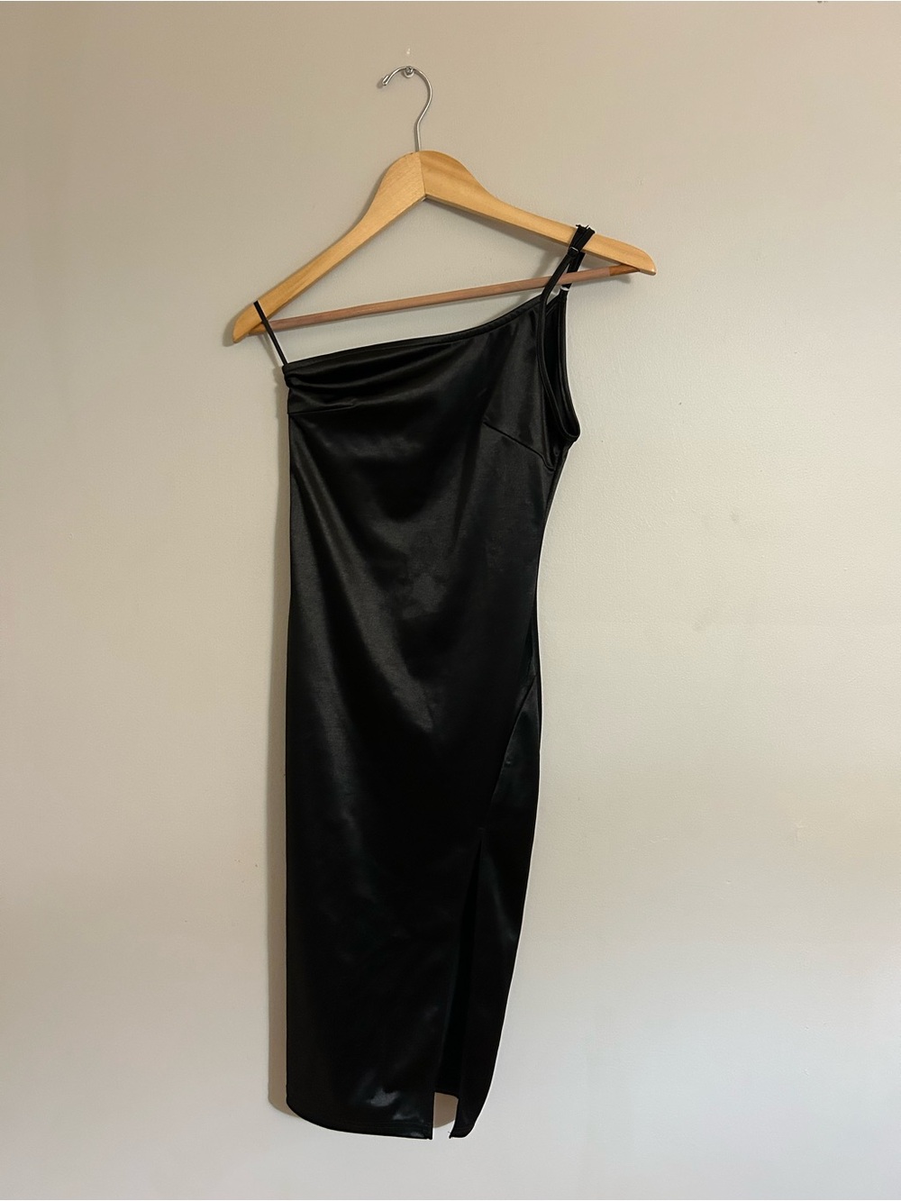 SHEIN Black One-Shoulder Satin Midi Dress